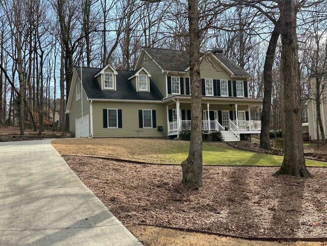 4 dormitorios, 2,5 baños - 7675 Paces Ln