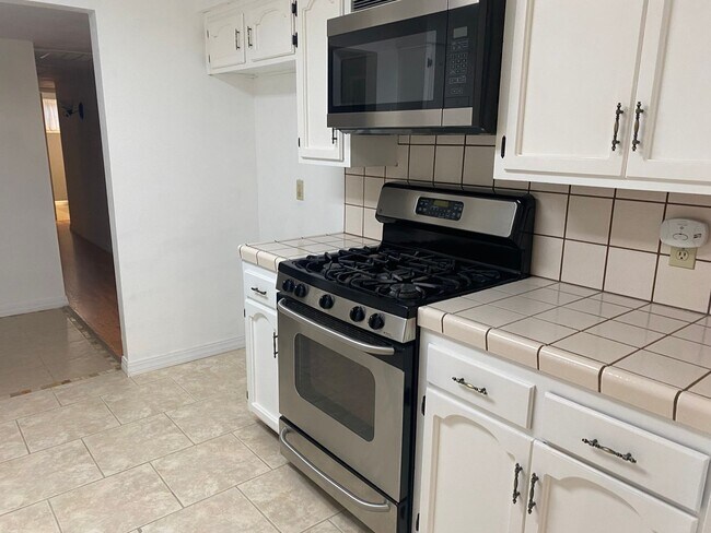 Foto del edificio - Cute home for rent in Visalia!