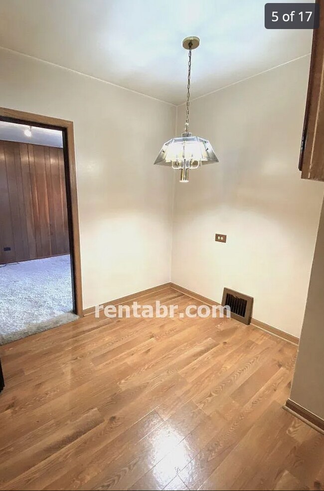 Building Photo - Come home to this Two Bedroom Bungalow in ...