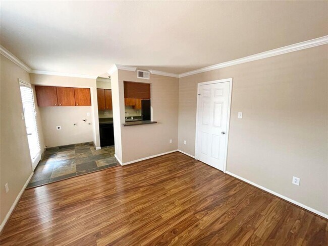 Foto del edificio - 9303 Hammerly Blvd