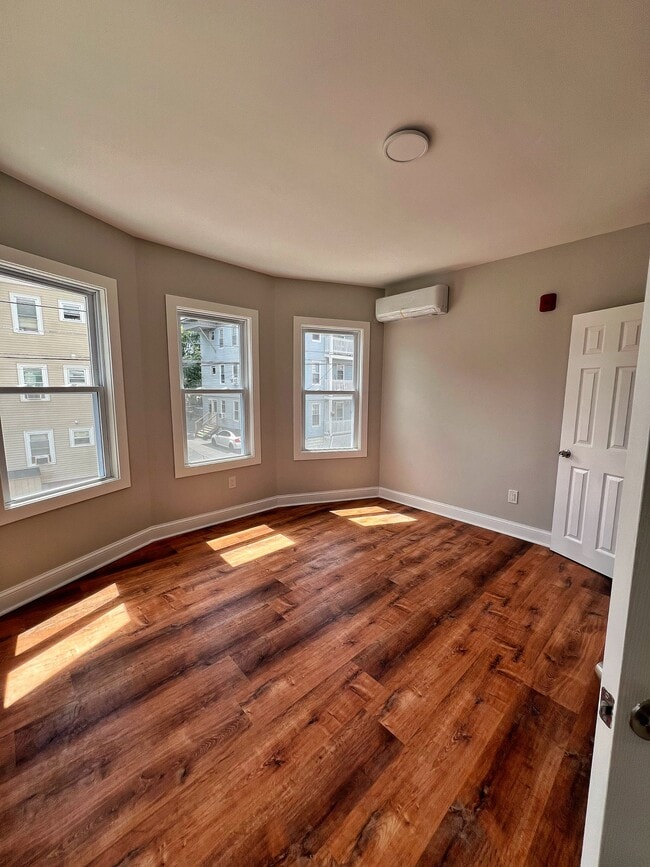 Building Photo - 237 Cowden St