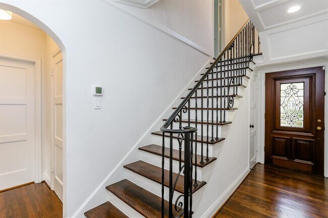 Foto del edificio - 3125 Wroxton Rd