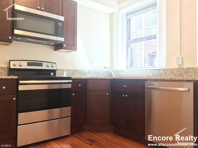 Foto del edificio - 1463 Beacon St