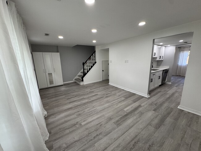 Building Photo - 5585 Hecate Ct