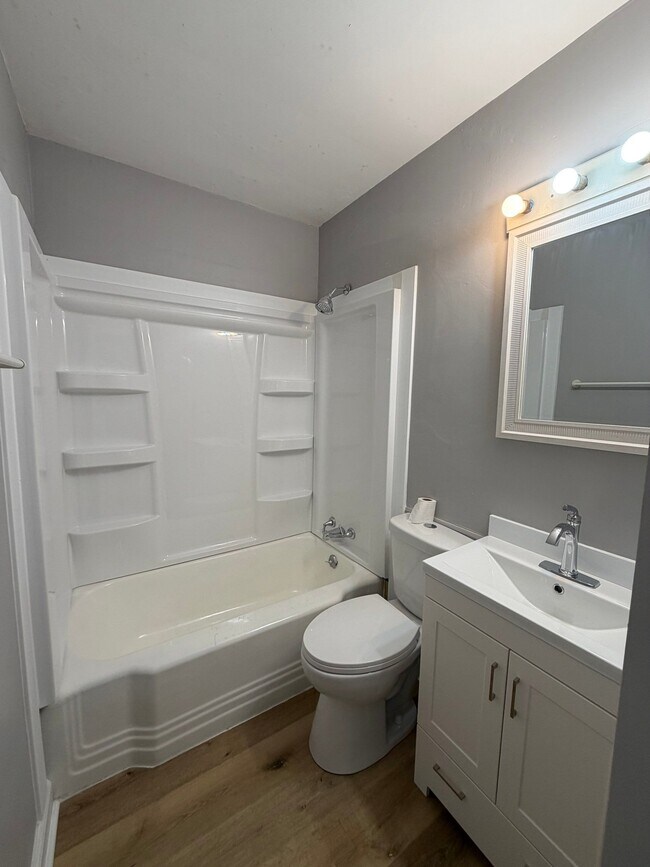 Foto del edificio - 2758 Bellevue Ave