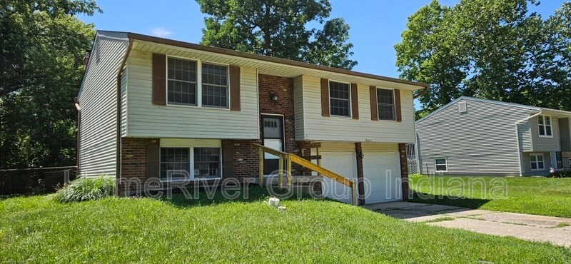 Primary Photo - 10401 Mercury Dr