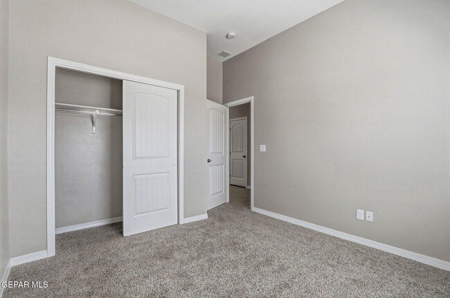 Building Photo - 909 Ada Ln