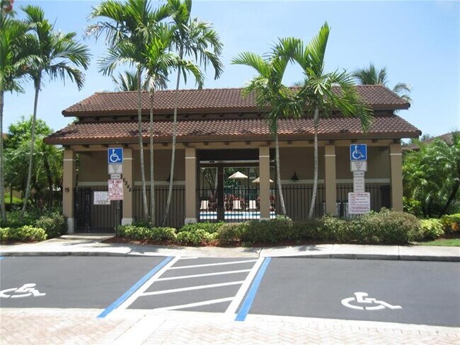 Foto del edificio - 6920 Julia Gardens Dr