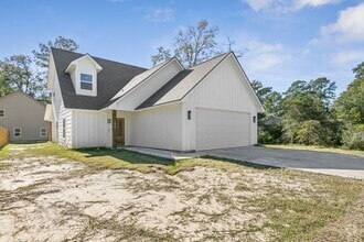 Building Photo - 276 E Chance Cutoff