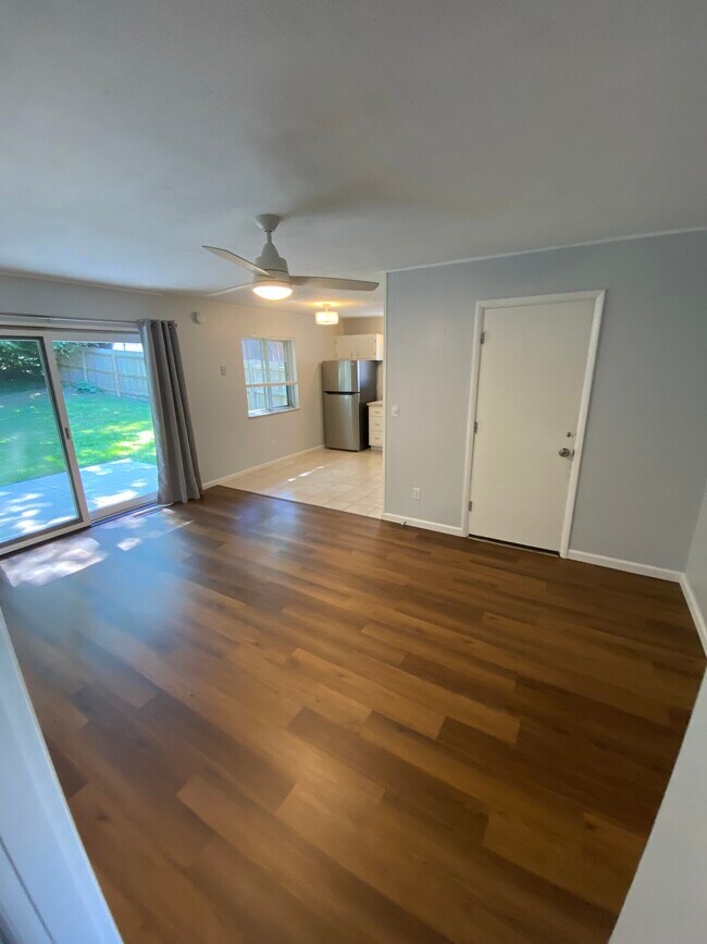 Building Photo - 1128 Lanette Dr