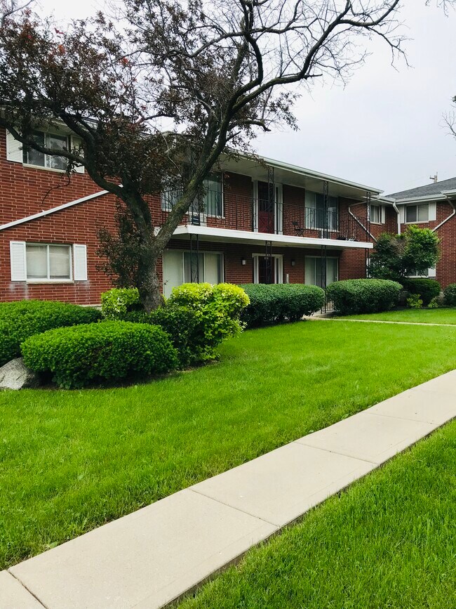 Foto del edificio - 9729 - 9739 W Hampton Ave