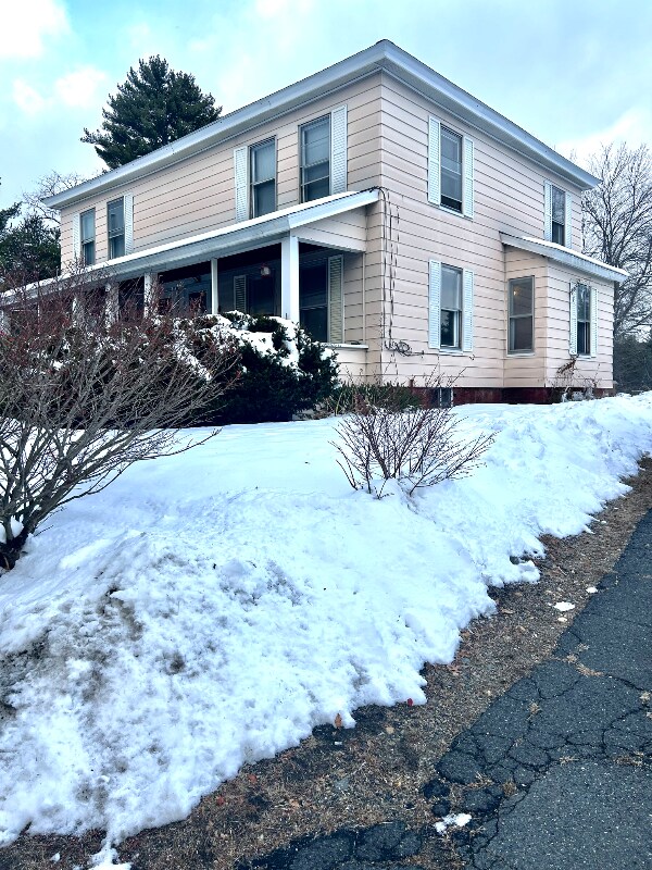 Foto del edificio - 331-333 W Main St