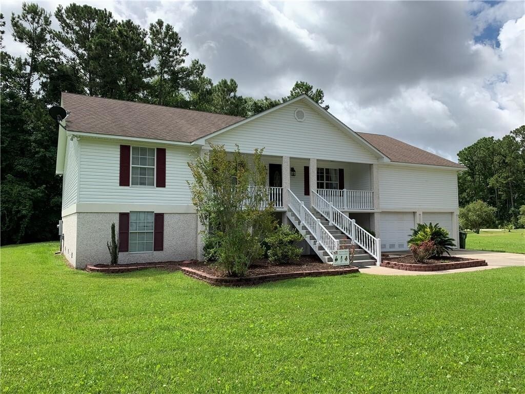 Primary Photo - 105 Sutherland Dr