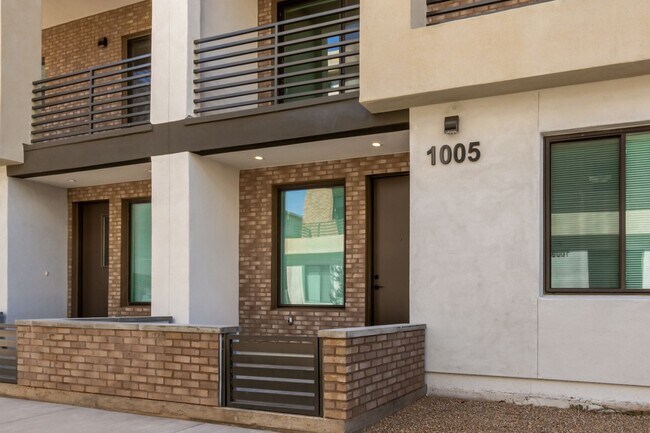 Foto del edificio - 406 E 7th St