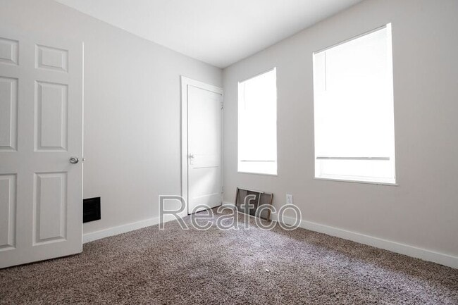 Building Photo - 47 W Moler St