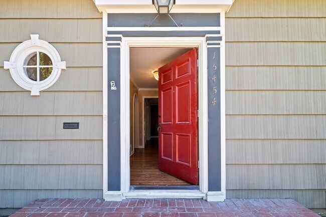 Foto del edificio - 15454 Sutton St