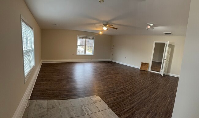 Foto del edificio - 4361 Frank Dellinger Ln