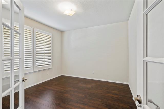 Foto del edificio - 9232 Blackstone Dr