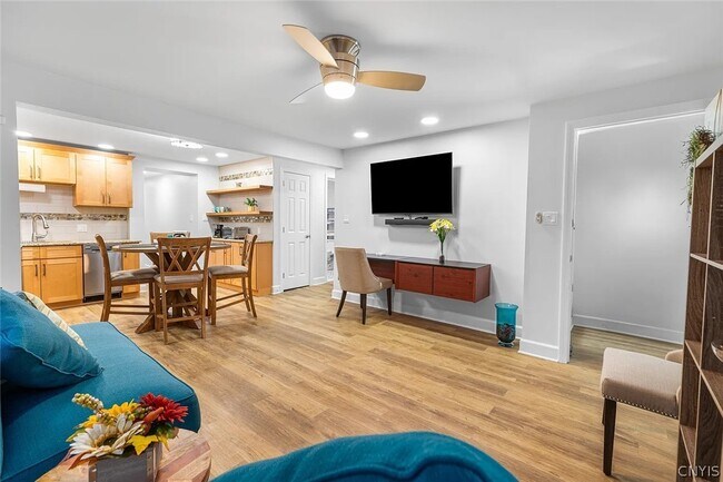 Foto del edificio - 7849 Kellogg St