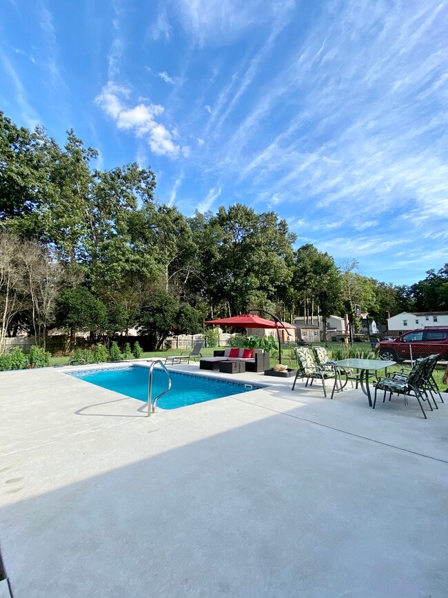 Building Photo - 1617 Chevelle Dr