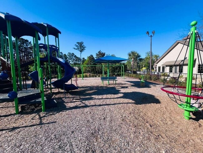 Foto del edificio - 226 Willow Point Cir