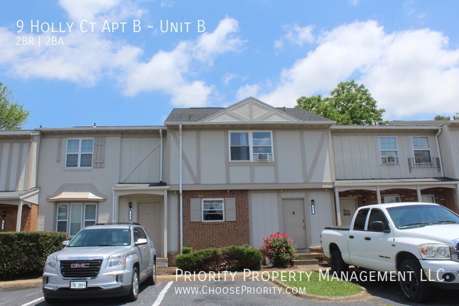 Primary Photo - 2 bedroom, 1 .5 bath townhome