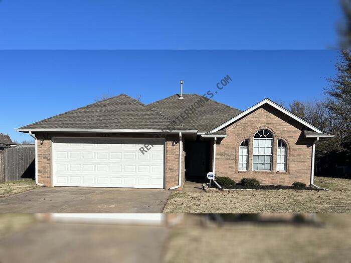Photo - 325 W Strasburg Way Mustang, OK 73064