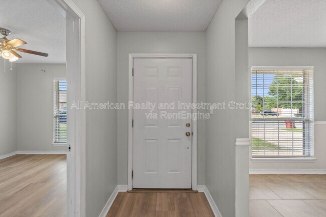 Building Photo - 203 Citadel Ln