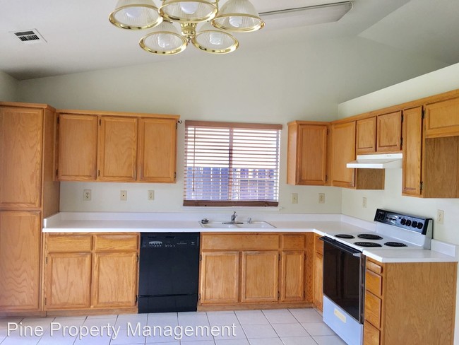 Building Photo - 3 br, 2 bath House - 1065 Grouse Dr