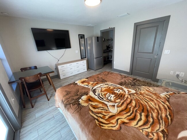 Foto del edificio - 2116 NE 8th Pl