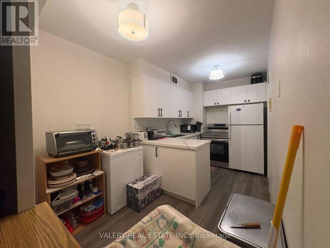 Photo du bâtiment - 31 Four Winds Dr