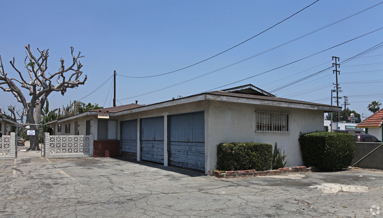 Primary Photo - 11553 Forest Grove St
