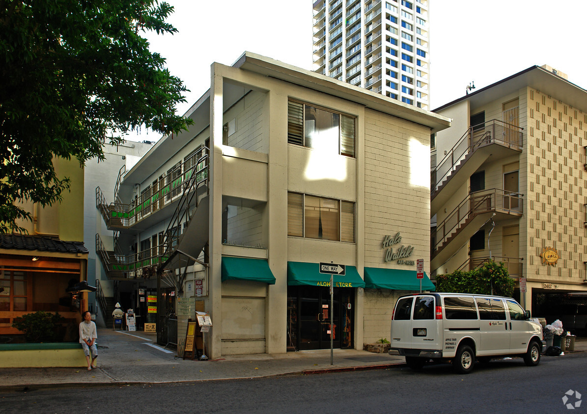 Building Photo - Hale Waikiki Hotel