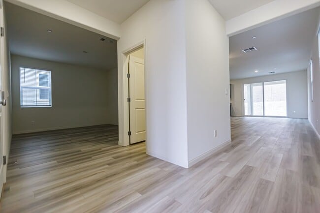 Building Photo - Beautiful brand new home in Inspirada Hend...