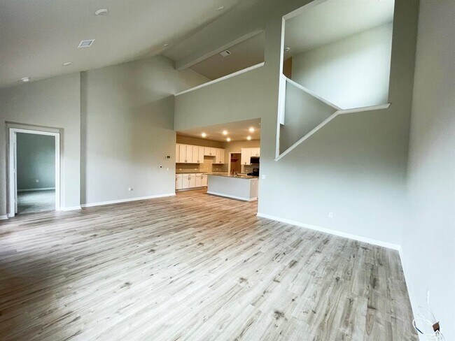 Building Photo - 315 Arrowhead Vine St