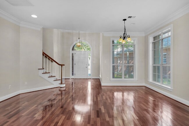 Building Photo - 1467 Oakmont Pl