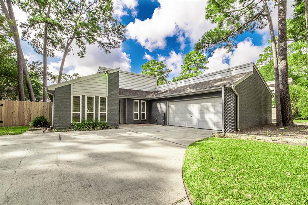 Primary Photo - 14902 Forest Lodge Dr