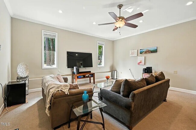 Foto del edificio - 4002 Westfield Dr