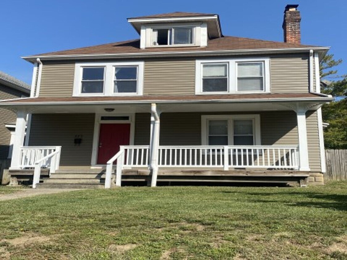 Foto principal - Welcome to 372 E 13th!!! 4 Bedroom 2 Bathr...