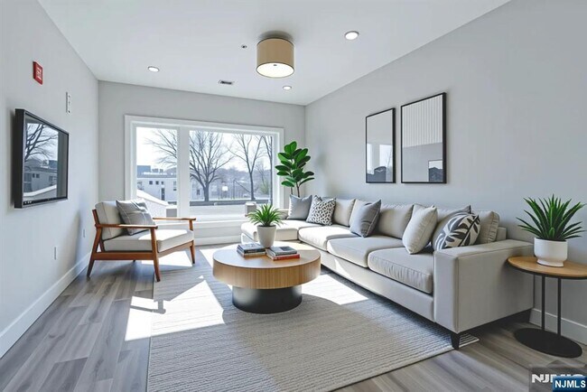 Foto del edificio - 387 S Park St