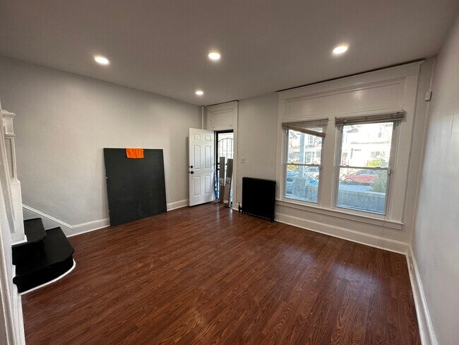 Building Photo - 2523 W Lanvale St