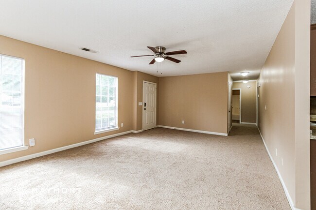 Foto del edificio - 4717 Hollow Ln