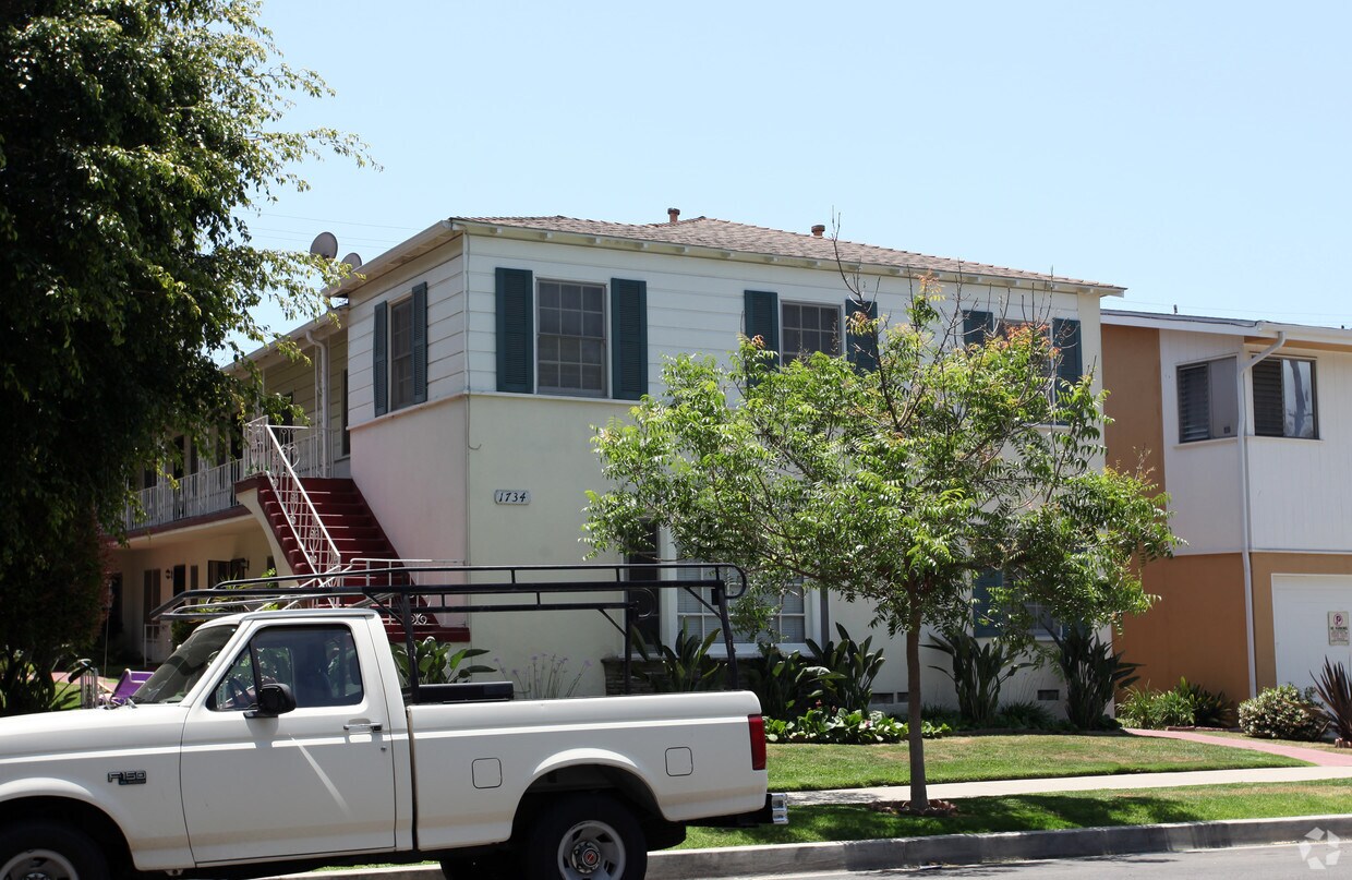 Foto del edificio - 1734 E 1st St