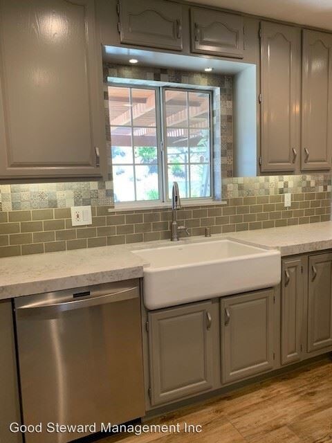 Foto del edificio - 3 br, 2 bath House - 6314 E Lake Dr