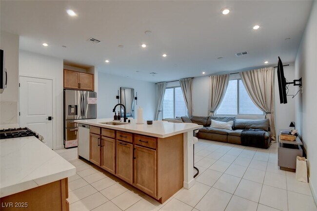 Foto del edificio - 9246 Rampa St