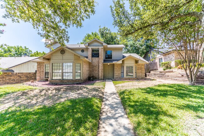 Building Photo - 2710 Francisco Dr