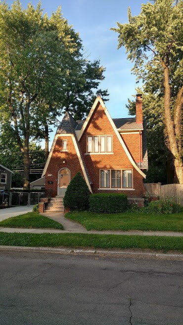 View from street - 523 S Pleasant St