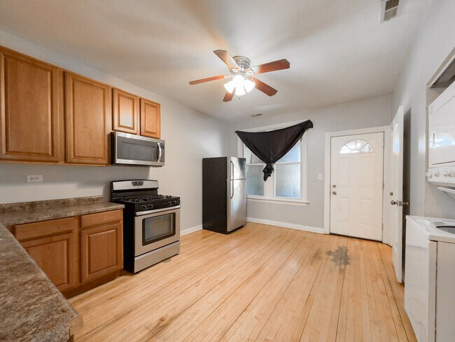 Foto del edificio - 3123 N Kimball Ave