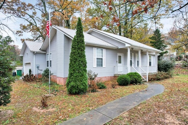 Photo - 140 Glenda Dr House