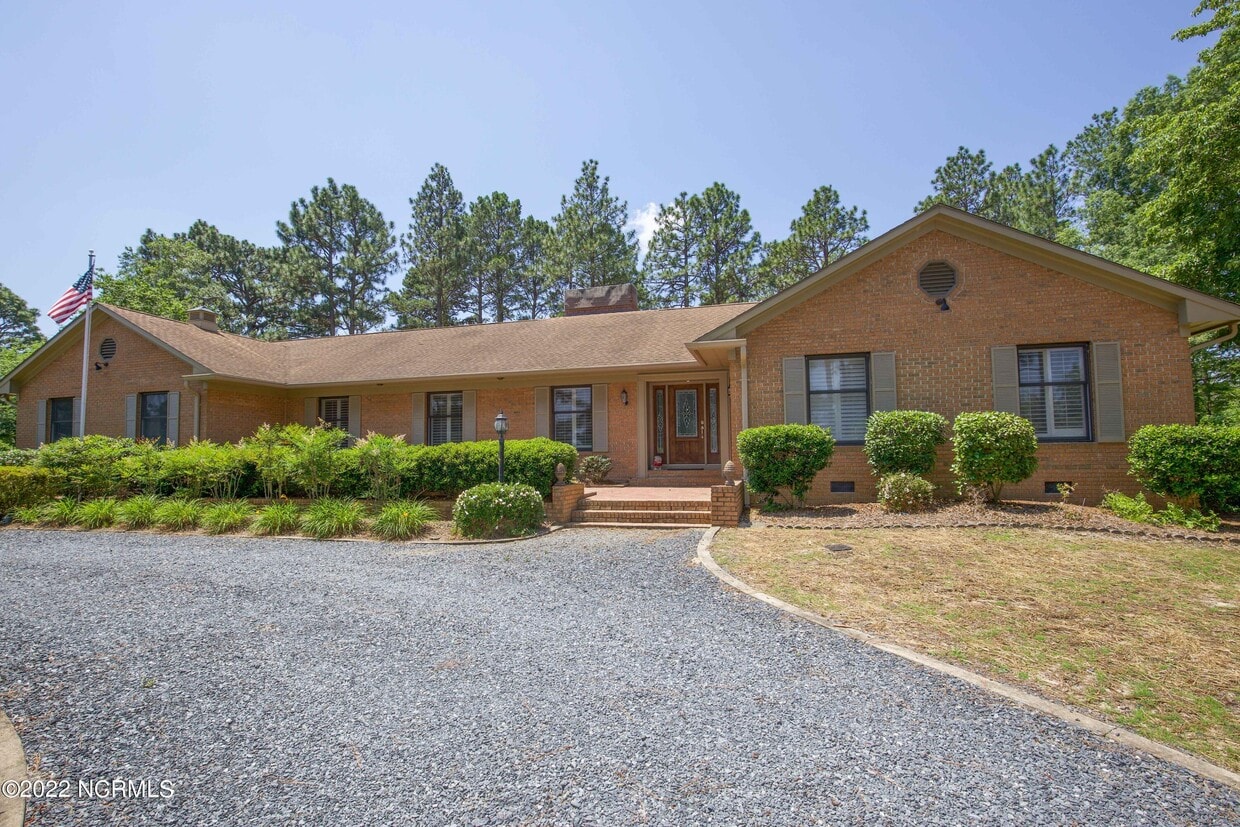 11 Country Club Blvd, Whispering Pines, NC 28327 House Rental in Whispering Pines, NC